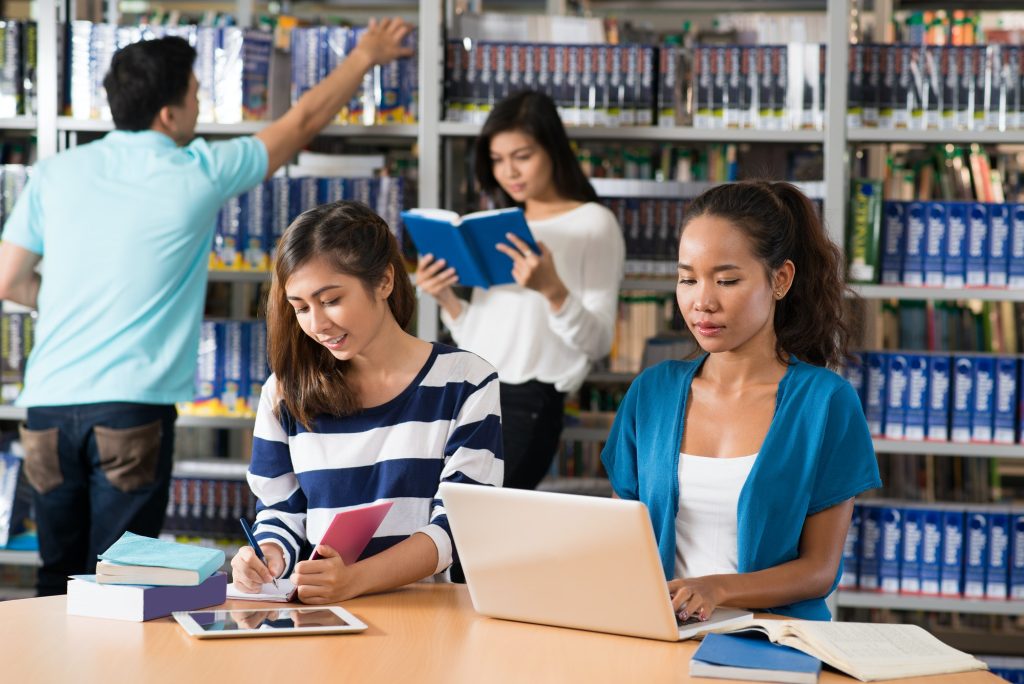 Students In Library 1024x684